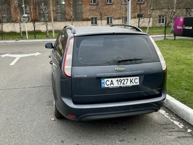 Серый Форд Фокус, объемом двигателя 1.6 л и пробегом 266 тыс. км за 5700 $, фото 3 на Automoto.ua