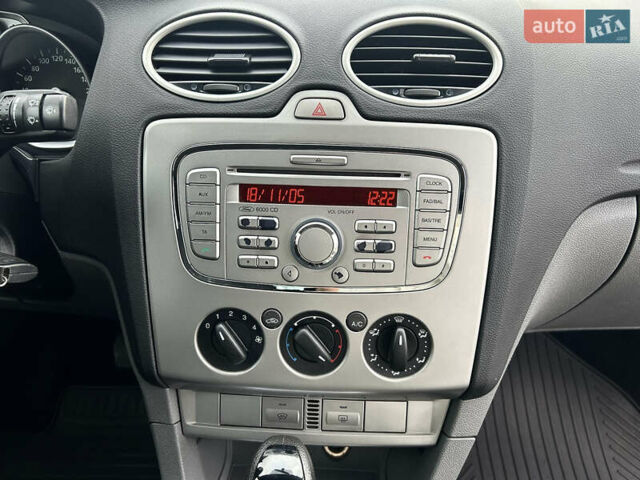 Сірий Форд Фокус, об'ємом двигуна 1.6 л та пробігом 165 тис. км за 6499 $, фото 62 на Automoto.ua