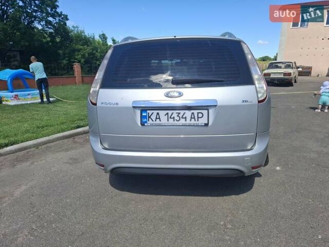 Серый Форд Фокус, объемом двигателя 1.6 л и пробегом 270 тыс. км за 5100 $, фото 1 на Automoto.ua