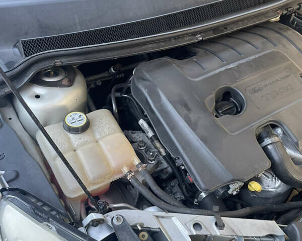 Серый Форд Фокус, объемом двигателя 1.6 л и пробегом 346 тыс. км за 5000 $, фото 14 на Automoto.ua