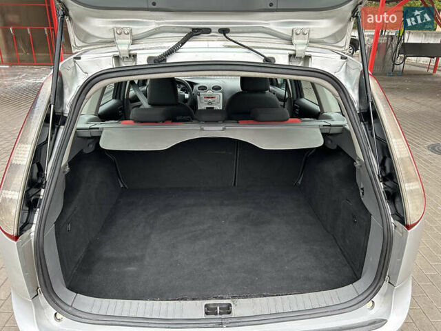 Серый Форд Фокус, объемом двигателя 2 л и пробегом 305 тыс. км за 4700 $, фото 19 на Automoto.ua