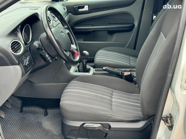 Форд Фокус 2008 в Виннице на Automoto.ua Серый Форд Фокус, объемом двигателя 1.6 л и пробегом 251 тыс. км за 4890 $, фото 16 на Automoto.ua