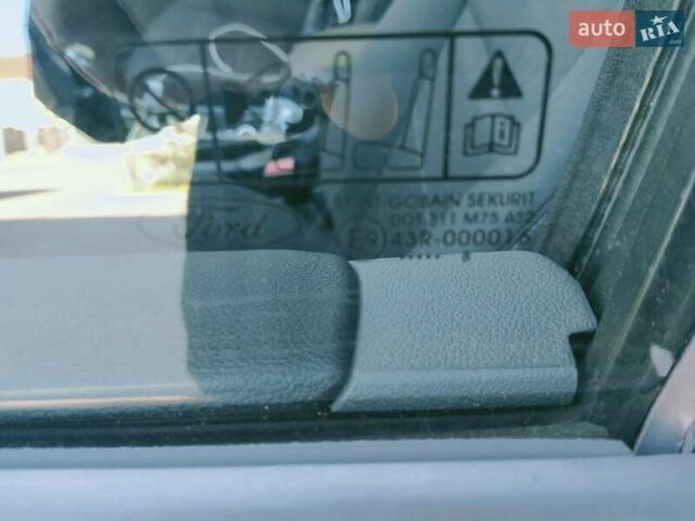 Серый Форд Фокус, объемом двигателя 1.8 л и пробегом 208 тыс. км за 5100 $, фото 3 на Automoto.ua