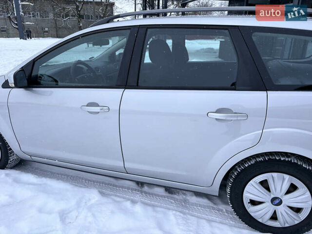 Серый Форд Фокус, объемом двигателя 1.6 л и пробегом 193 тыс. км за 4950 $, фото 8 на Automoto.ua