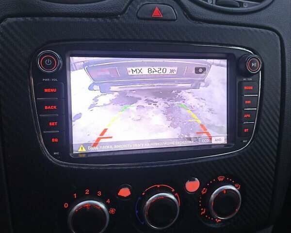 Серый Форд Фокус, объемом двигателя 1.6 л и пробегом 288 тыс. км за 5500 $, фото 4 на Automoto.ua