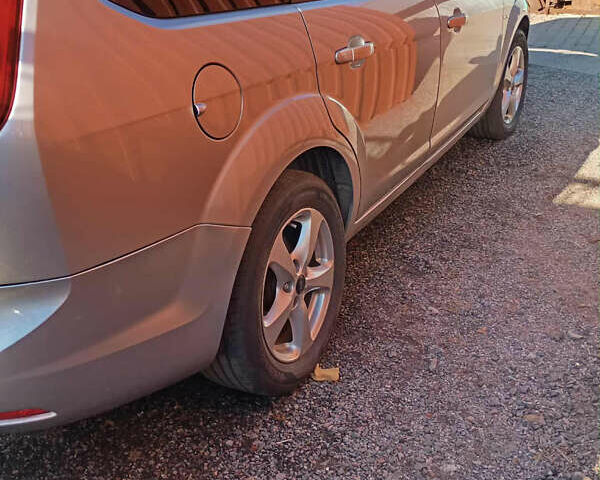 Форд Фокус 2008 в Черкассах на Automoto.ua Серый Форд Фокус, объемом двигателя 1.6 л и пробегом 233 тыс. км за 5500 $, фото 1 на Automoto.ua