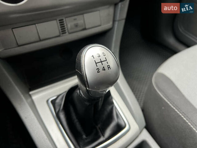 Серый Форд Фокус, объемом двигателя 1.6 л и пробегом 264 тыс. км за 4150 $, фото 56 на Automoto.ua