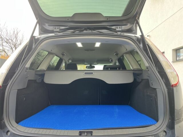 Серый Форд Фокус, объемом двигателя 1.6 л и пробегом 330 тыс. км за 6500 $, фото 6 на Automoto.ua