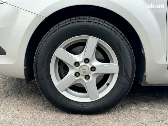 Форд Фокус 2008 в Виннице на Automoto.ua Серый Форд Фокус, объемом двигателя 1.6 л и пробегом 251 тыс. км за 4890 $, фото 14 на Automoto.ua