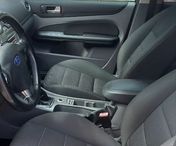 Форд Фокус 2008 в Очакове на Automoto.ua Серый Форд Фокус, объемом двигателя 1.6 л и пробегом 230 тыс. км за 5600 $, фото 7 на Automoto.ua