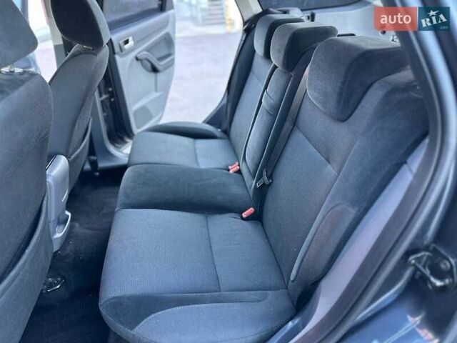 Серый Форд Фокус, объемом двигателя 2 л и пробегом 243 тыс. км за 5700 $, фото 4 на Automoto.ua