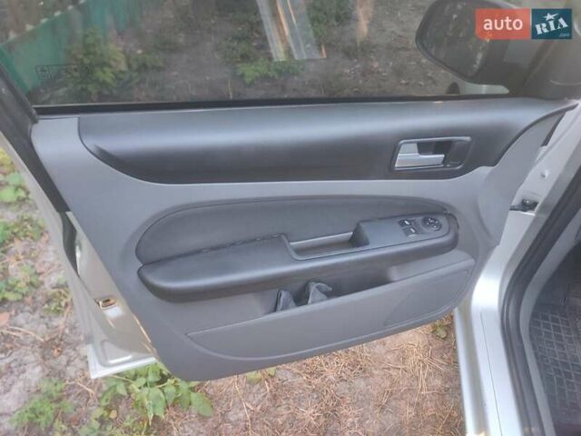 Форд Фокус 2008 у Умани на Automoto.ua Сірий Форд Фокус, об'ємом двигуна 1.6 л та пробігом 217 тис. км за 6200 $, фото 9 на Automoto.ua