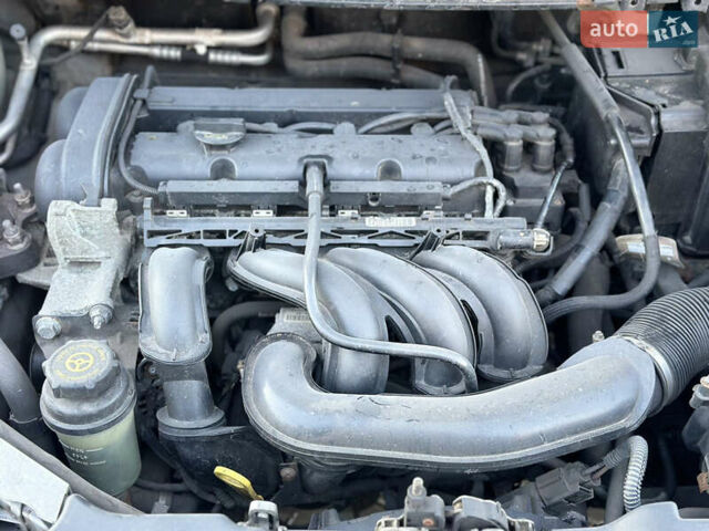 Серый Форд Фокус, объемом двигателя 1.6 л и пробегом 210 тыс. км за 5200 $, фото 85 на Automoto.ua