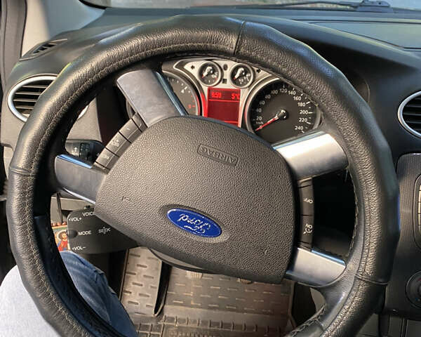 Сірий Форд Фокус, об'ємом двигуна 1.6 л та пробігом 291 тис. км за 6500 $, фото 3 на Automoto.ua