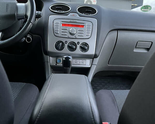 Серый Форд Фокус, объемом двигателя 2 л и пробегом 293 тыс. км за 6300 $, фото 19 на Automoto.ua