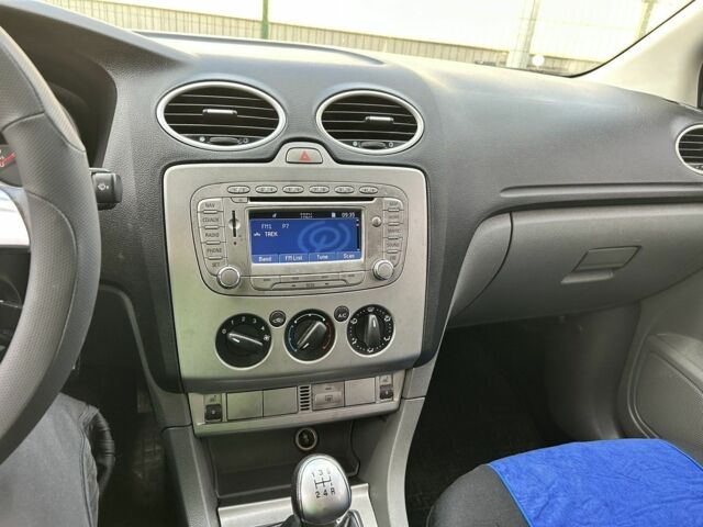 Сірий Форд Фокус, об'ємом двигуна 1.8 л та пробігом 304 тис. км за 4800 $, фото 2 на Automoto.ua