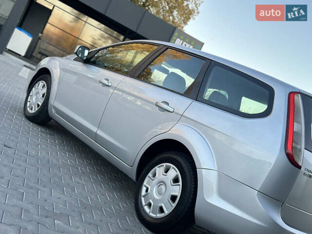 Серый Форд Фокус, объемом двигателя 1.6 л и пробегом 210 тыс. км за 5200 $, фото 13 на Automoto.ua