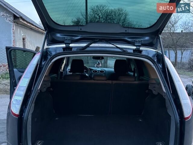 Серый Форд Фокус, объемом двигателя 1.8 л и пробегом 208 тыс. км за 5850 $, фото 2 на Automoto.ua