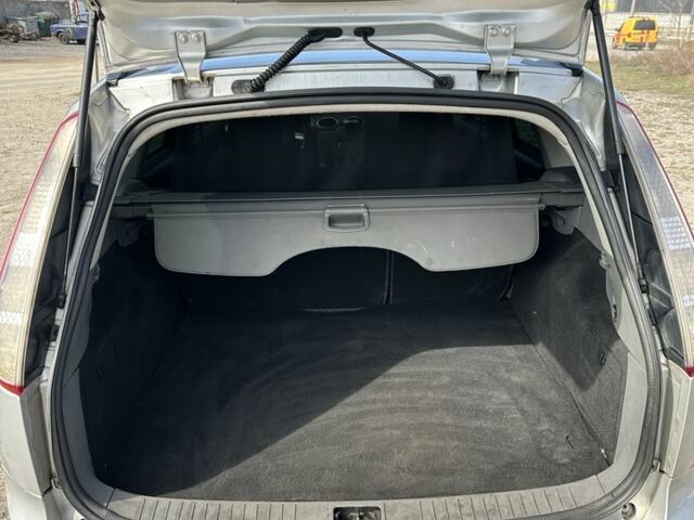 Сірий Форд Фокус, об'ємом двигуна 1.6 л та пробігом 400 тис. км за 2200 $, фото 5 на Automoto.ua