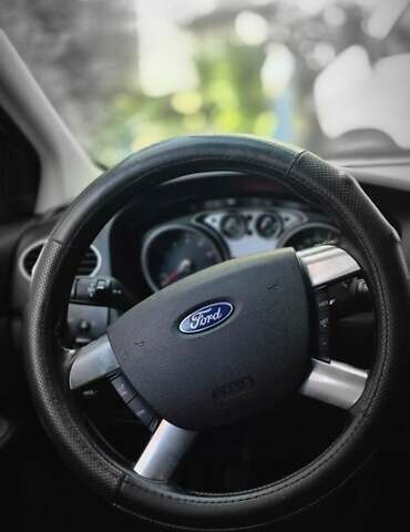 Серый Форд Фокус, объемом двигателя 2 л и пробегом 243 тыс. км за 5700 $, фото 1 на Automoto.ua