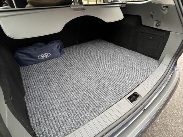 Серый Форд Фокус, объемом двигателя 1.8 л и пробегом 193 тыс. км за 5000 $, фото 5 на Automoto.ua