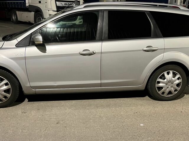 Серый Форд Фокус, объемом двигателя 1.6 л и пробегом 226 тыс. км за 2712 $, фото 5 на Automoto.ua