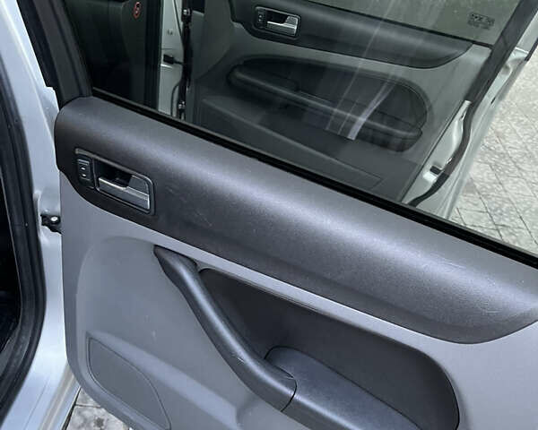 Серый Форд Фокус, объемом двигателя 2 л и пробегом 293 тыс. км за 6300 $, фото 12 на Automoto.ua