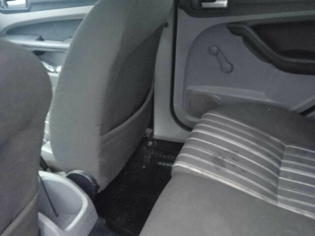 Серый Форд Фокус, объемом двигателя 1.6 л и пробегом 2 тыс. км за 5300 $, фото 7 на Automoto.ua