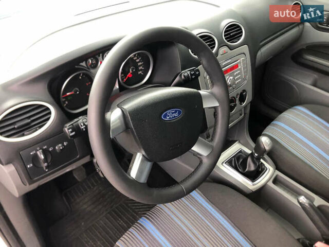 Форд Фокус 2008 у Рівному на Automoto.ua Сірий Форд Фокус, об'ємом двигуна 1.6 л та пробігом 223 тис. км за 5600 $, фото 21 на Automoto.ua