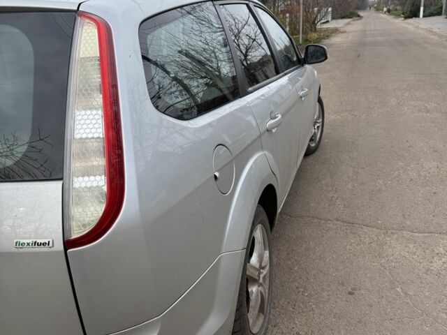 Серый Форд Фокус, объемом двигателя 1.8 л и пробегом 280 тыс. км за 4000 $, фото 5 на Automoto.ua