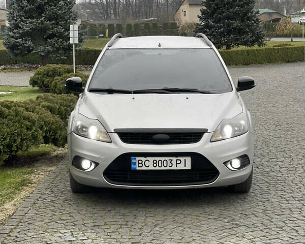 Серый Форд Фокус, объемом двигателя 1.6 л и пробегом 315 тыс. км за 4650 $, фото 2 на Automoto.ua