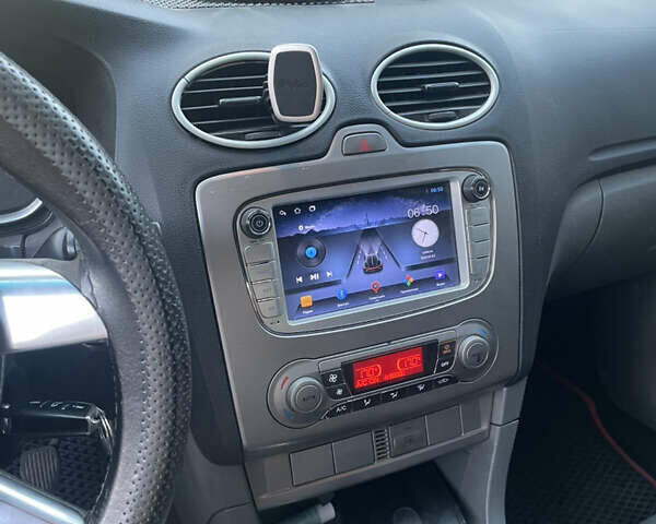 Серый Форд Фокус, объемом двигателя 1.6 л и пробегом 346 тыс. км за 5000 $, фото 11 на Automoto.ua