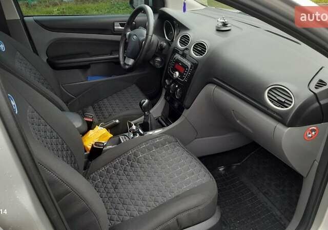 Серый Форд Фокус, объемом двигателя 1.6 л и пробегом 278 тыс. км за 4600 $, фото 5 на Automoto.ua