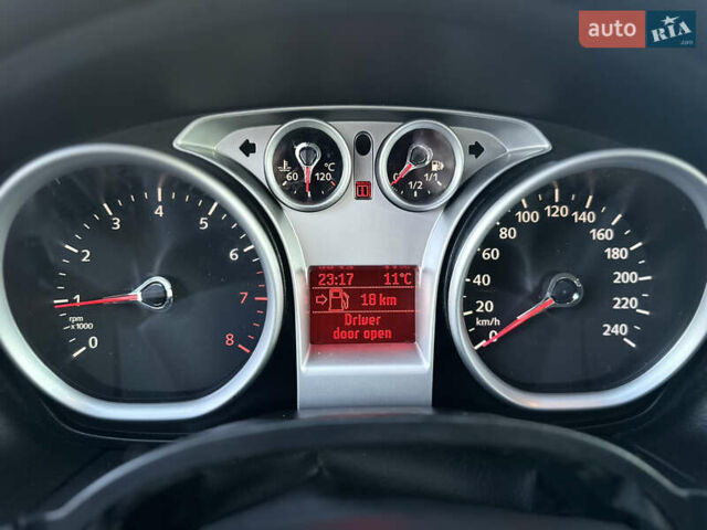 Серый Форд Фокус, объемом двигателя 1.6 л и пробегом 210 тыс. км за 5200 $, фото 52 на Automoto.ua