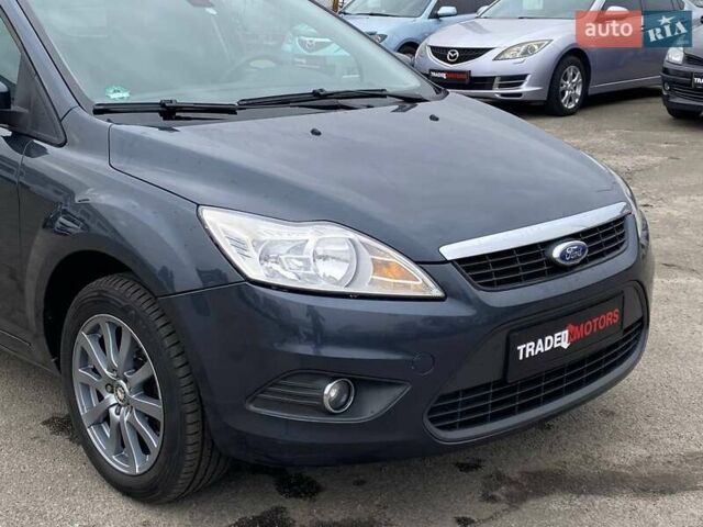 Серый Форд Фокус, объемом двигателя 1.56 л и пробегом 330 тыс. км за 5890 $, фото 2 на Automoto.ua