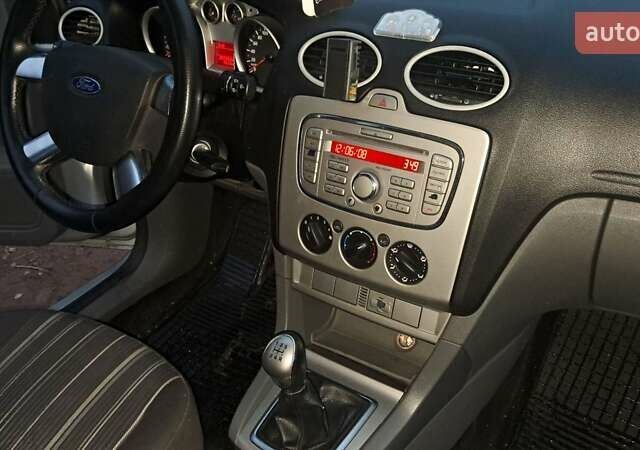 Сірий Форд Фокус, об'ємом двигуна 1.56 л та пробігом 207 тис. км за 4900 $, фото 19 на Automoto.ua