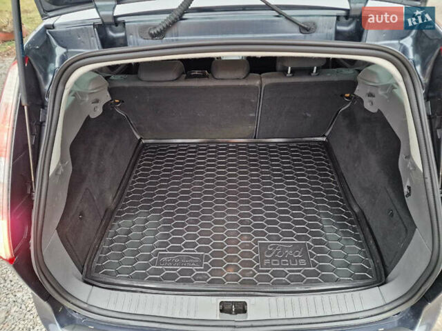 Серый Форд Фокус, объемом двигателя 1.6 л и пробегом 290 тыс. км за 6600 $, фото 26 на Automoto.ua