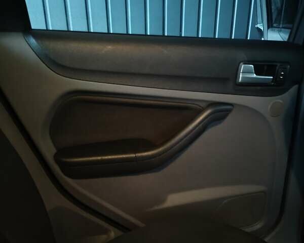 Сірий Форд Фокус, об'ємом двигуна 1.6 л та пробігом 251 тис. км за 6700 $, фото 45 на Automoto.ua