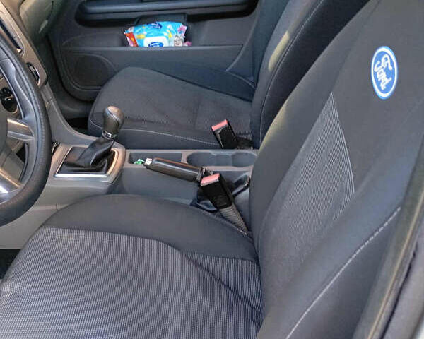 Форд Фокус 2008 в Черкассах на Automoto.ua Серый Форд Фокус, объемом двигателя 1.6 л и пробегом 233 тыс. км за 5500 $, фото 9 на Automoto.ua