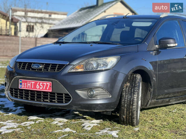 Серый Форд Фокус, объемом двигателя 1.6 л и пробегом 300 тыс. км за 5400 $, фото 7 на Automoto.ua