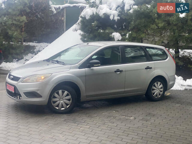 Серый Форд Фокус, объемом двигателя 1.6 л и пробегом 228 тыс. км за 4650 $, фото 2 на Automoto.ua