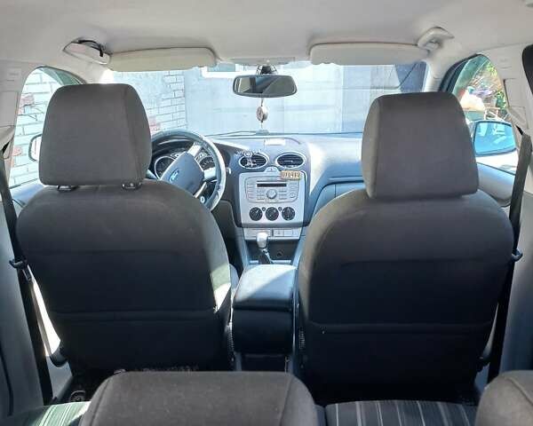 Серый Форд Фокус, объемом двигателя 1.6 л и пробегом 270 тыс. км за 5400 $, фото 1 на Automoto.ua