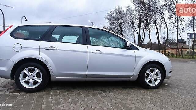 Сірий Форд Фокус, об'ємом двигуна 1.56 л та пробігом 197 тис. км за 6300 $, фото 1 на Automoto.ua