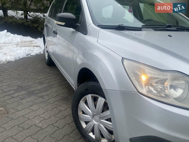 Серый Форд Фокус, объемом двигателя 1.6 л и пробегом 228 тыс. км за 4650 $, фото 8 на Automoto.ua