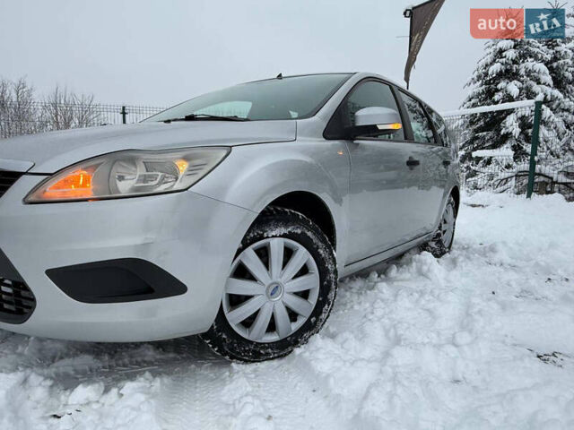Сірий Форд Фокус, об'ємом двигуна 1.6 л та пробігом 225 тис. км за 4350 $, фото 5 на Automoto.ua