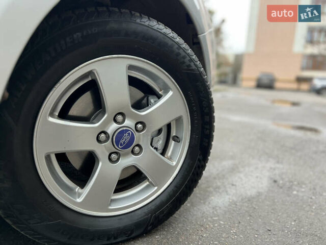 Серый Форд Фокус, объемом двигателя 1.6 л и пробегом 264 тыс. км за 4150 $, фото 72 на Automoto.ua