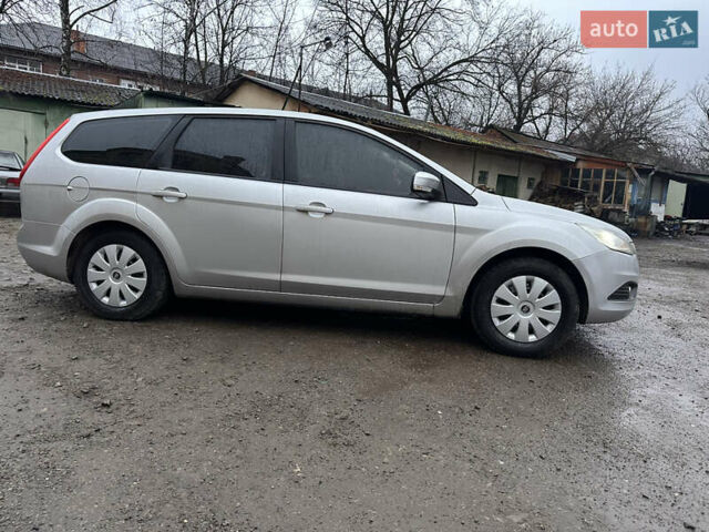 Серый Форд Фокус, объемом двигателя 1.6 л и пробегом 337 тыс. км за 5000 $, фото 5 на Automoto.ua