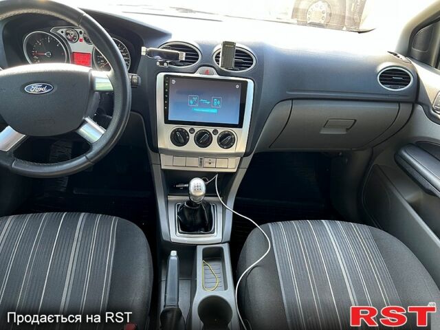 Серый Форд Фокус, объемом двигателя 1.6 л и пробегом 265 тыс. км за 5500 $, фото 5 на Automoto.ua