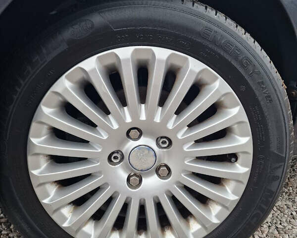 Серый Форд Фокус, объемом двигателя 1.6 л и пробегом 290 тыс. км за 6600 $, фото 24 на Automoto.ua