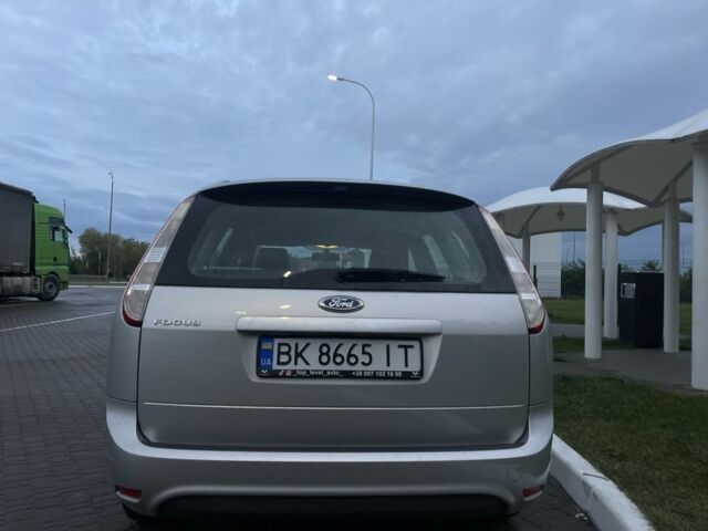 Серый Форд Фокус, объемом двигателя 1.6 л и пробегом 208 тыс. км за 5800 $, фото 5 на Automoto.ua